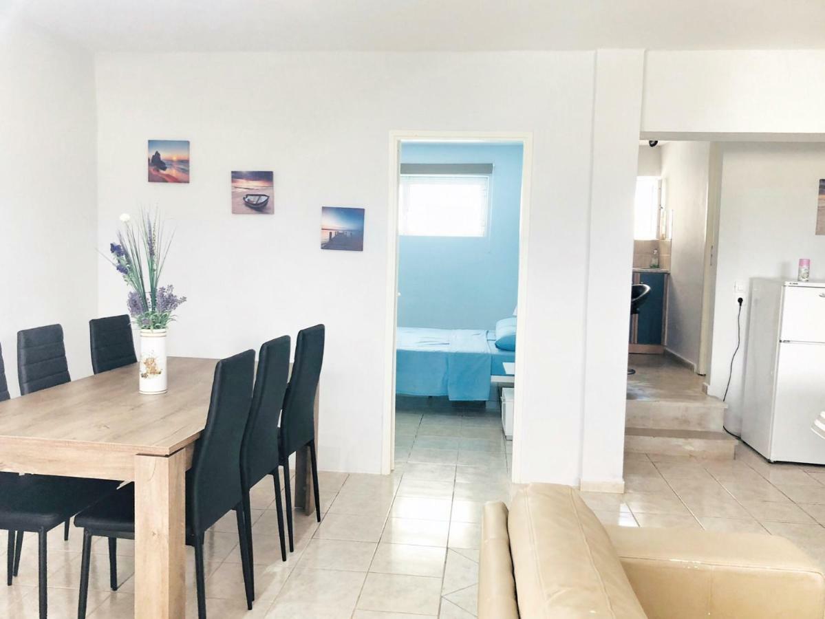 Renovated Apt Close To Beach Wifi Ac アナヴィソス エクステリア 写真