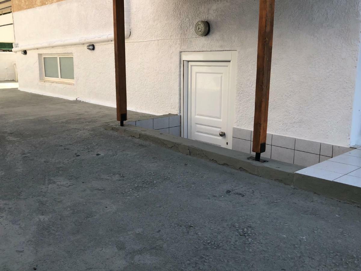 Renovated Apt Close To Beach Wifi Ac アナヴィソス エクステリア 写真